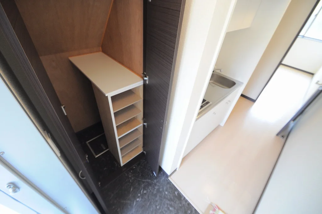 同シリーズの類似となります。現況を優先致します。