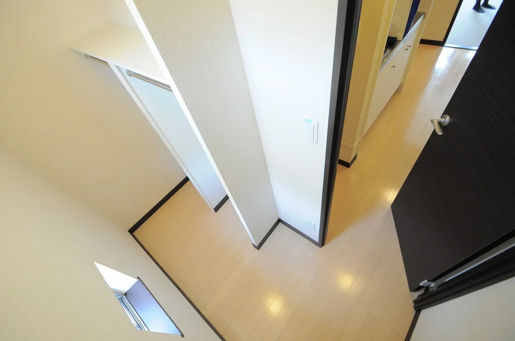 同シリーズの類似となります。現況を優先致します。