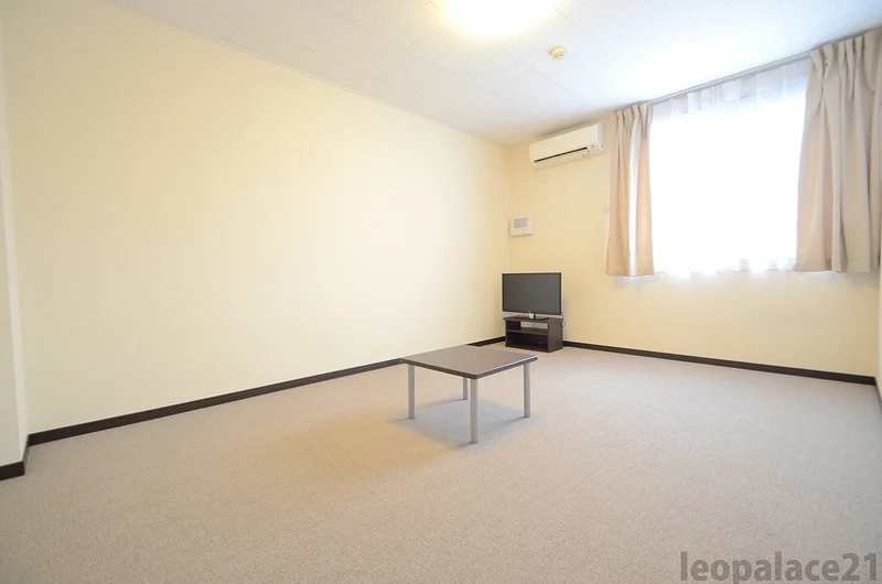 同シリーズの類似となります。現況を優先致します。