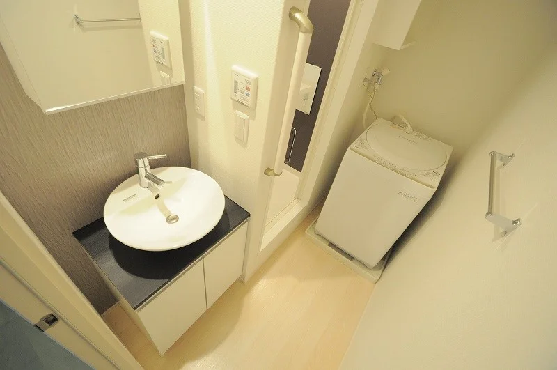 同シリーズの類似となります。現況を優先致します。