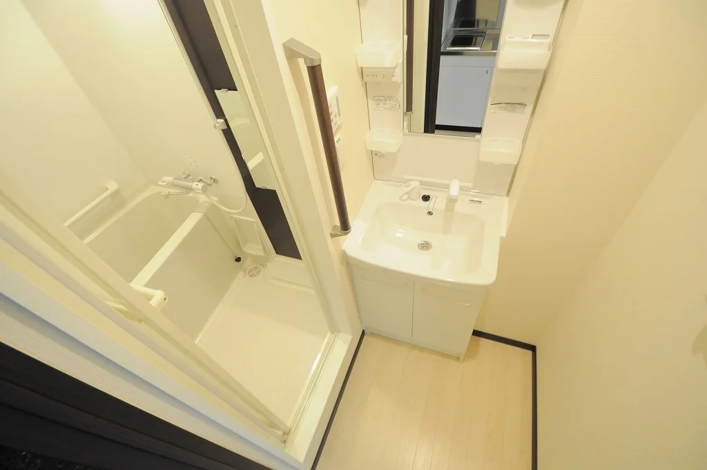 同シリーズの類似となります。現況を優先致します。