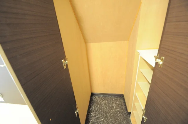 同シリーズの類似となります。現況を優先致します。