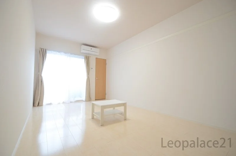 同シリーズの類似となります。現況を優先致します。