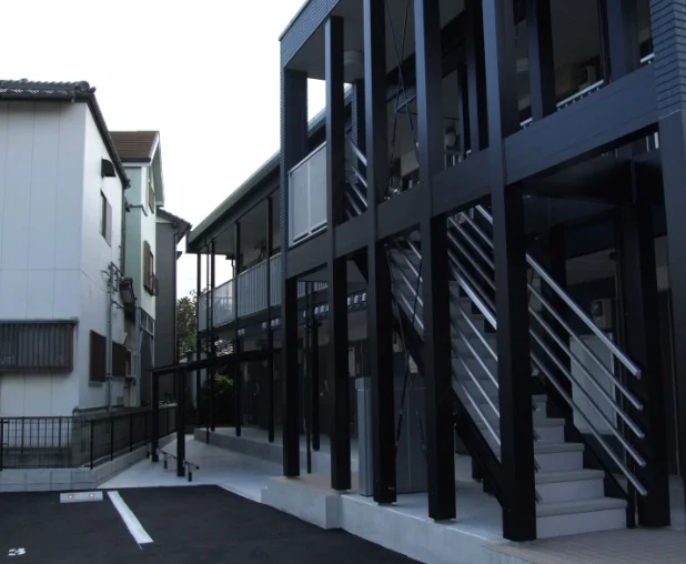 共用部分は清掃業者が清掃しております。