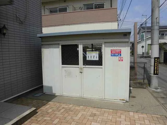 入居者様専用ゴミ庫です。