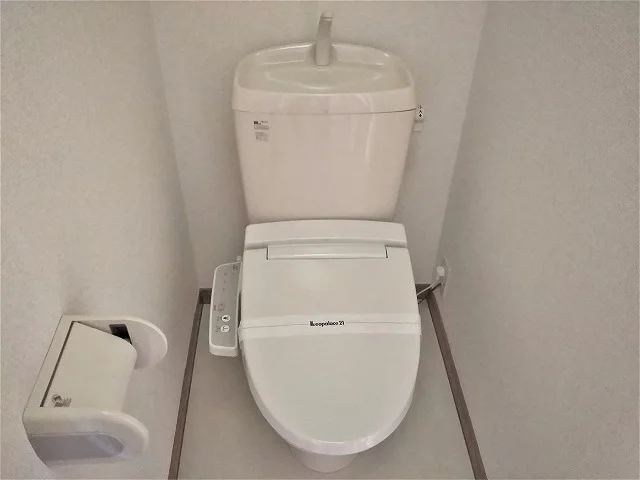 嬉しい温水洗浄便座付きです♪