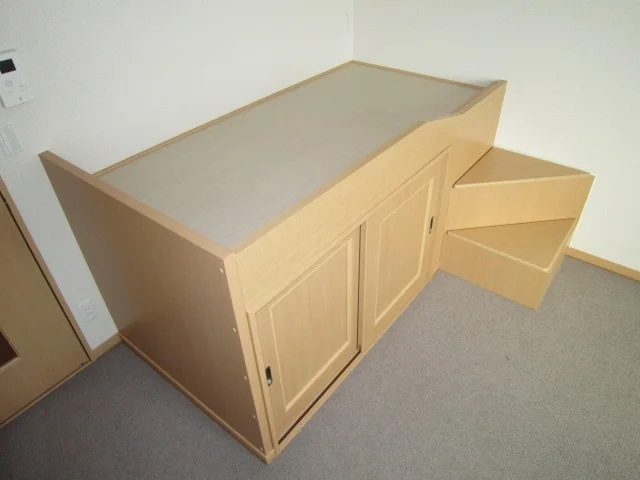 ベット付/ベット下部収納庫