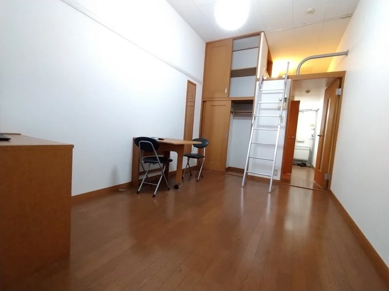 ２階は絨毯仕様