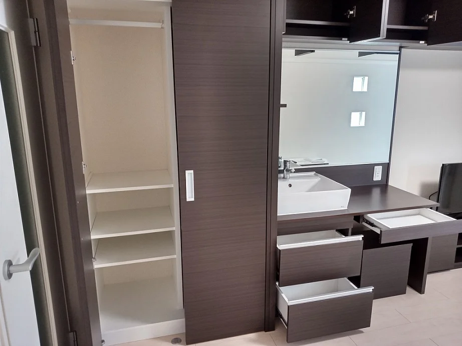 お部屋によって壁の色が違う場合がございます。