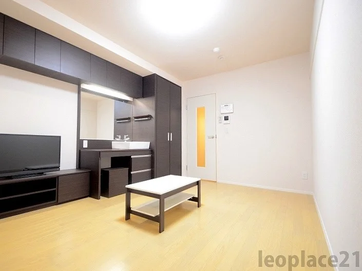 お部屋によって壁の色が違う場合がございます。