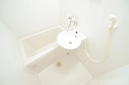 備品や設備仕様は号室等により異なります現地をご確認下さい。