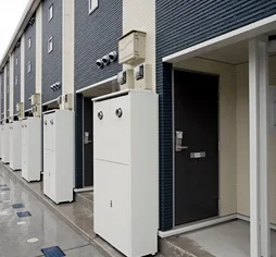 共用部分は清掃業者が清掃しております。