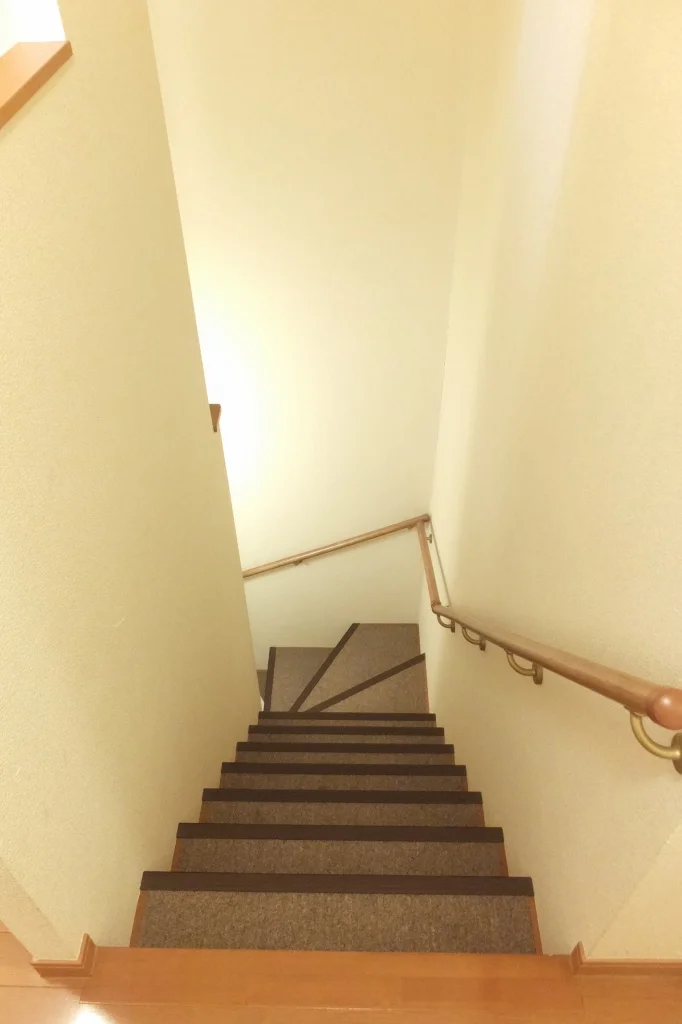 ２F室内専用階段