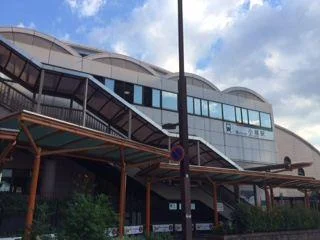 小幡駅まで徒歩5分。駅にはコンビニ（サークルＫもあります。