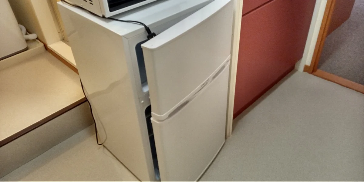 冷蔵庫（メーカー等異なる可能性ございます）