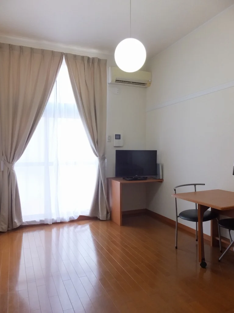 家具家電設置済みのお部屋です。