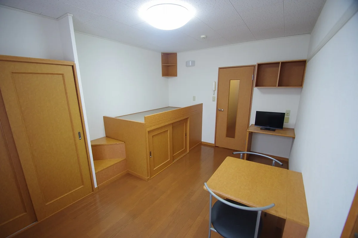 ベッドの下は、大容量の収納スペース