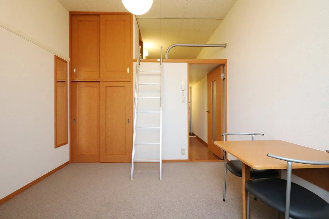 １Ｆはフローリング仕様・２Ｆは絨毯仕様になります。