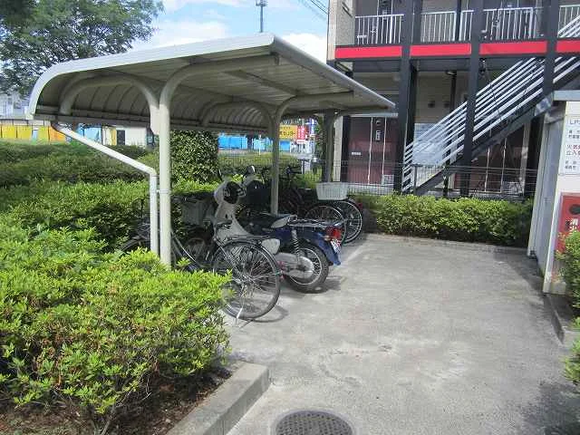 屋根付き駐輪場です。