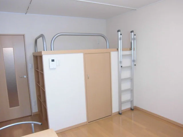 ベッド兼クローゼット