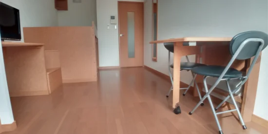 テーブル（折りたたみ式）・液晶ＴＶ付き