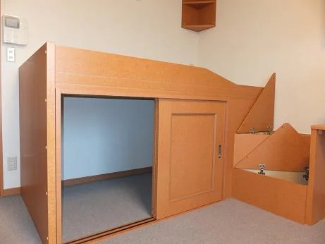 1階はフローリング、2階はじゅうたんです。