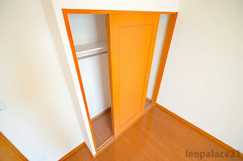 同シリーズの類似となります。現況を優先致します。