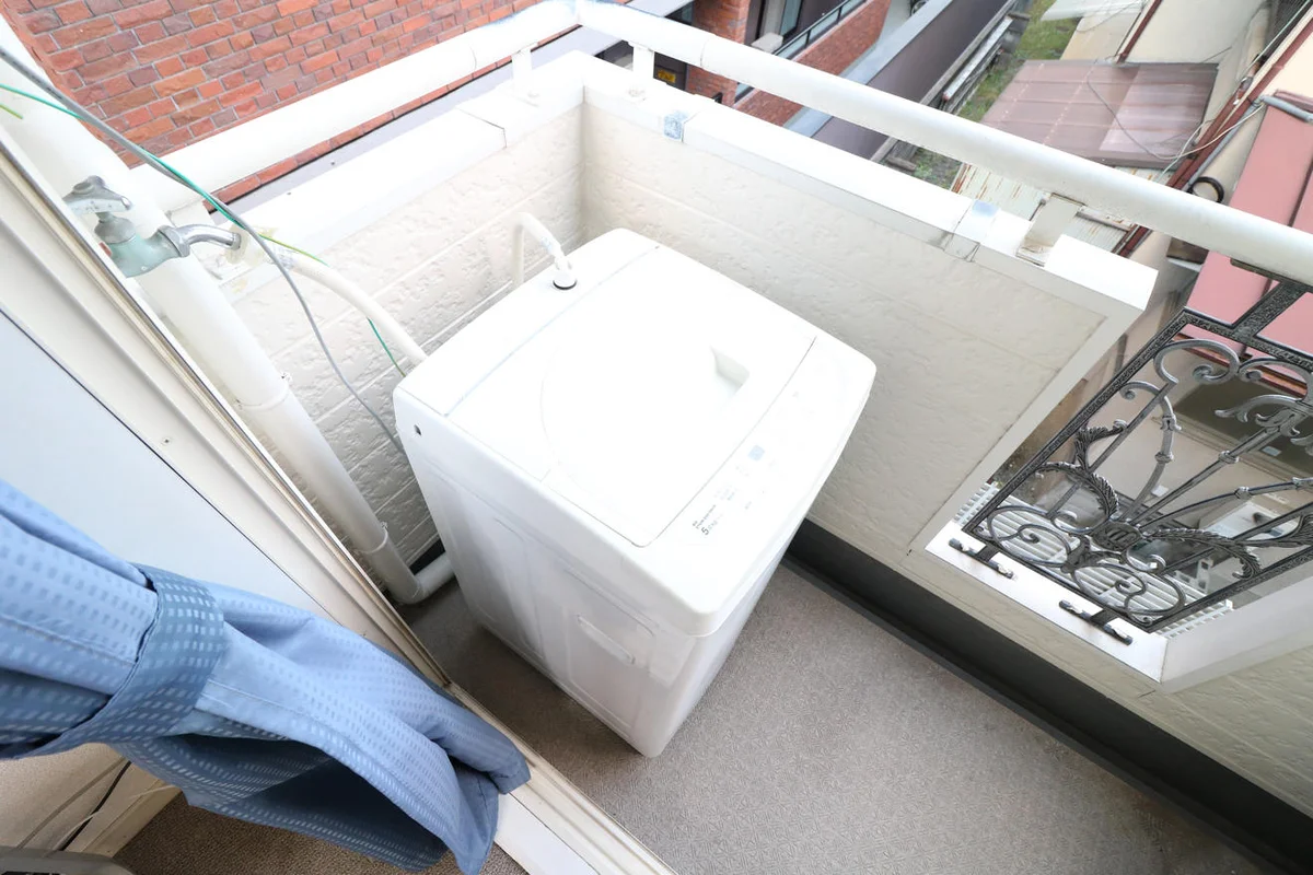 室外洗濯機完備によりお手軽に引越しが可能！