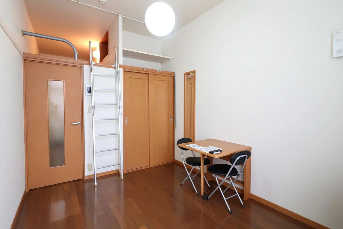 ロフトタイプは天井が高いので開放的なお部屋となります。