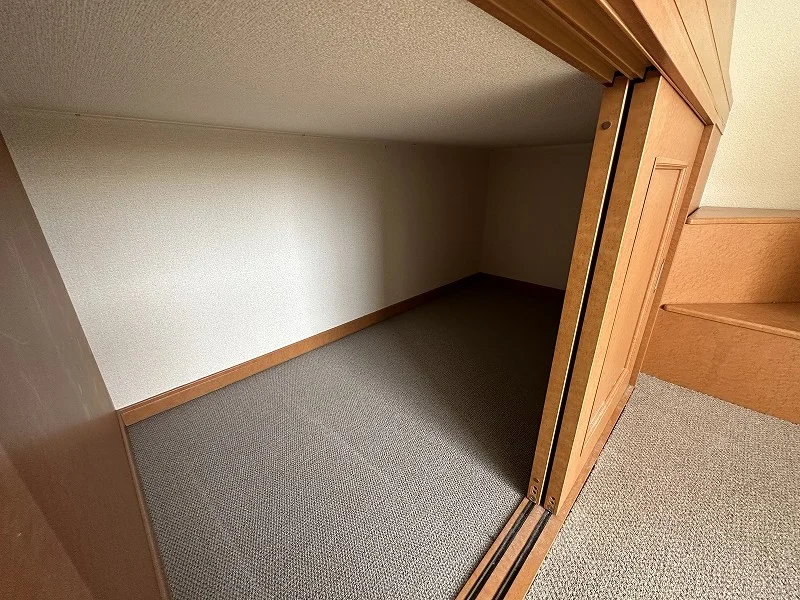 ベッド下収納