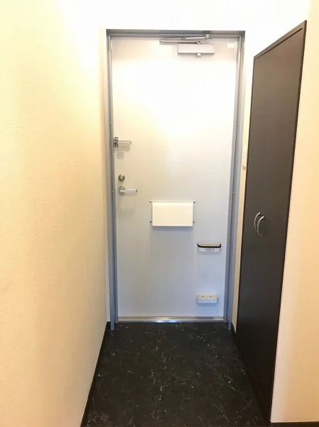 玄関にはシューズボックスがあります。