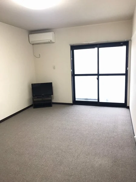 1Fフローリング・2Ｆ以上はじゅうたん張りになります。