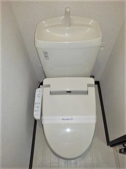 温水洗浄便座付きです♪