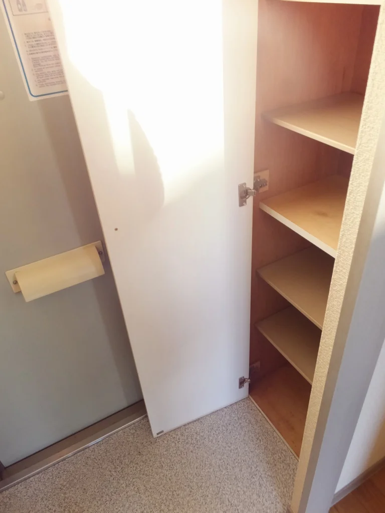 靴箱の仕切りは変更可能です。