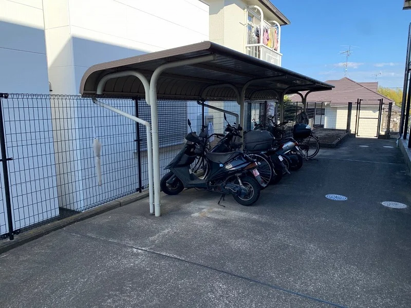 駐輪場　原付＆自転車のみ駐輪可能