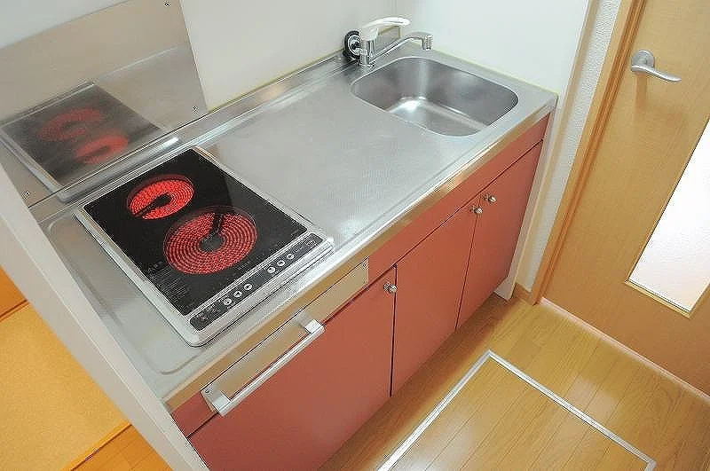 広めのキッチン。調理も快適にできます。