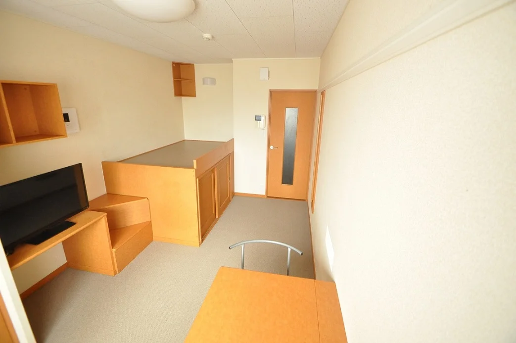 1Fはフローリング、2Fは絨毯張りです。