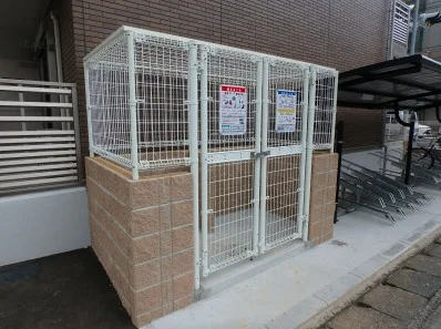 ゴミ置き場、駐輪場