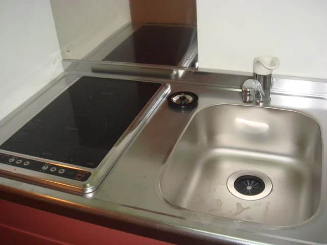 2口コンロ付きラジエントヒータを設置