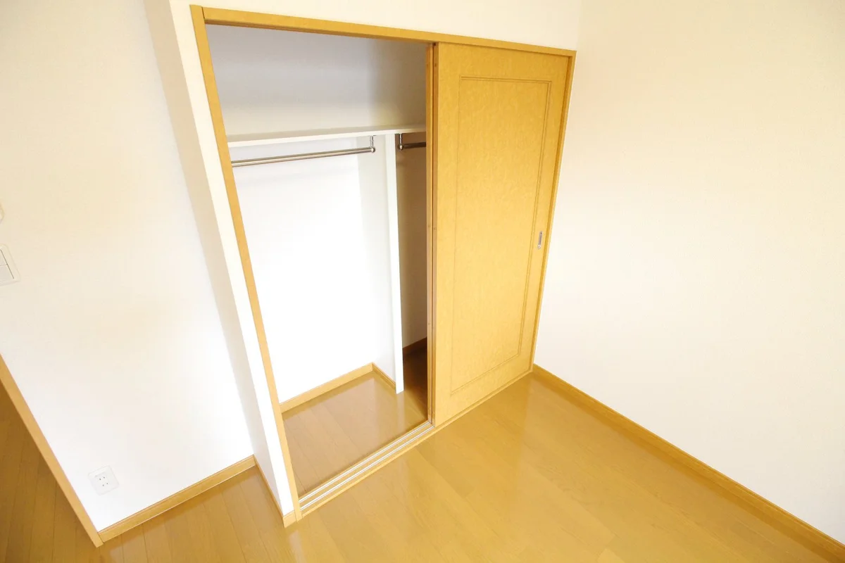 大切な洋服を収納するのに欠かせないクローゼットを完備！