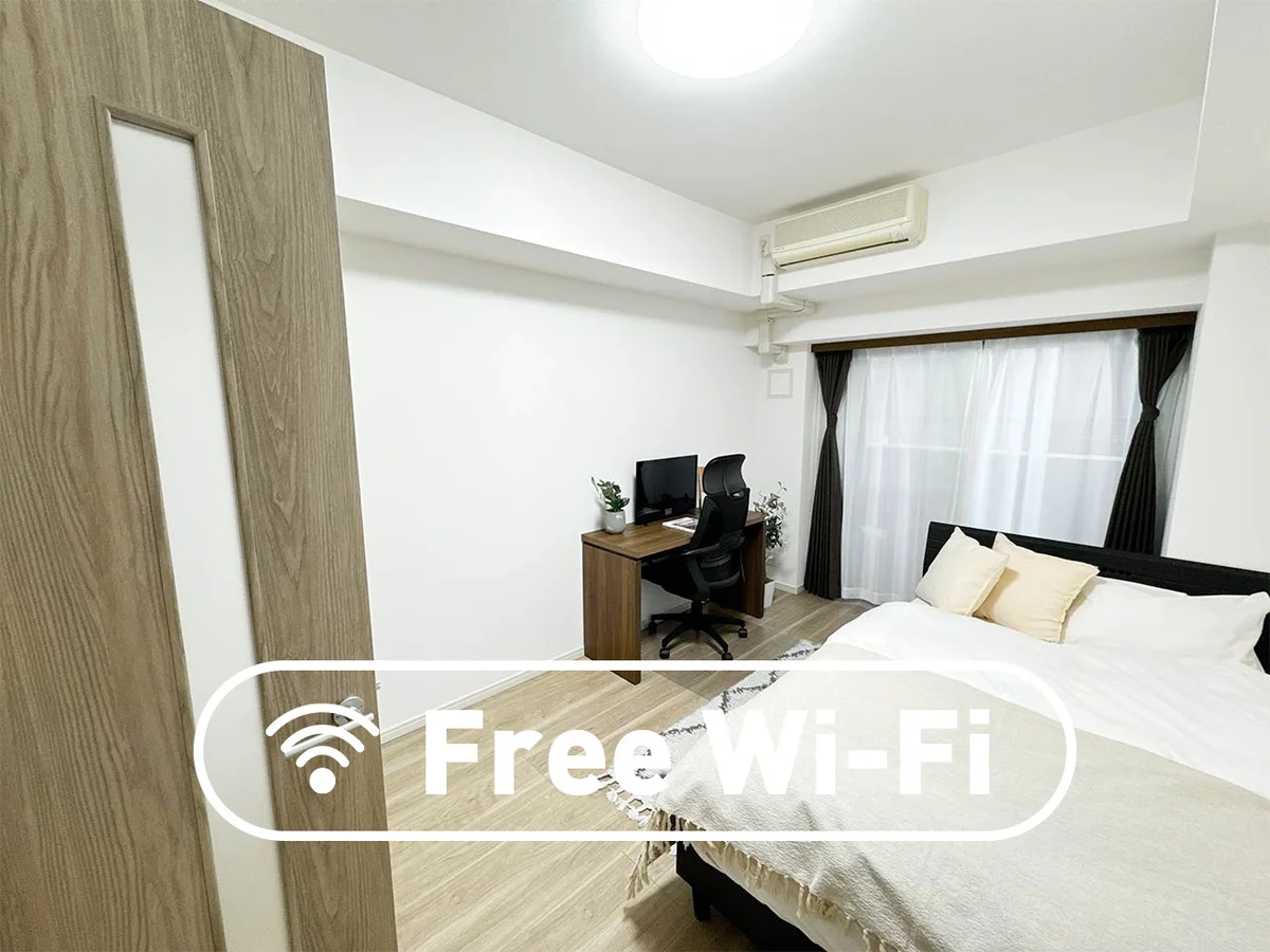 写真はお部屋のイメージです。ラグなどの室内装飾はございません。