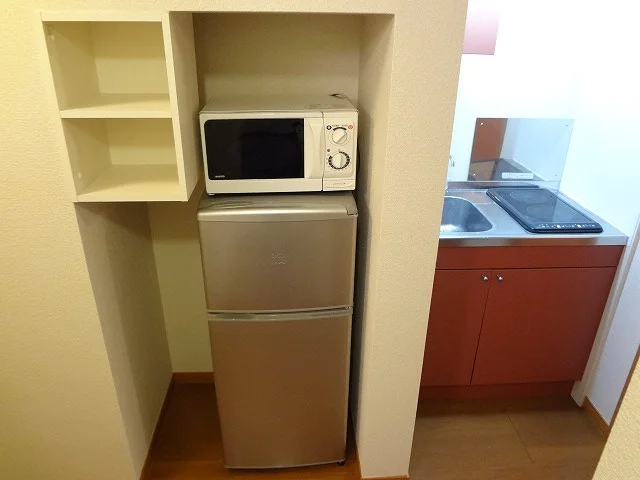 キッチン周りの収納も豊富です