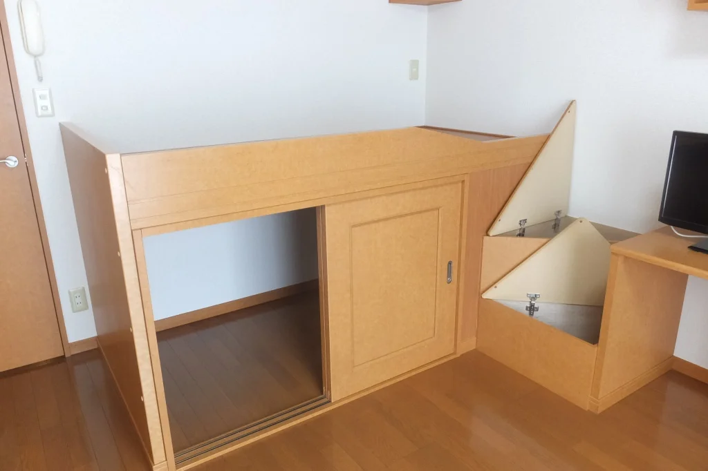 ベット下大型収納付き
