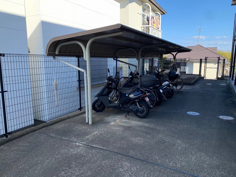 駐輪場　原付＆自転車のみ駐輪可能