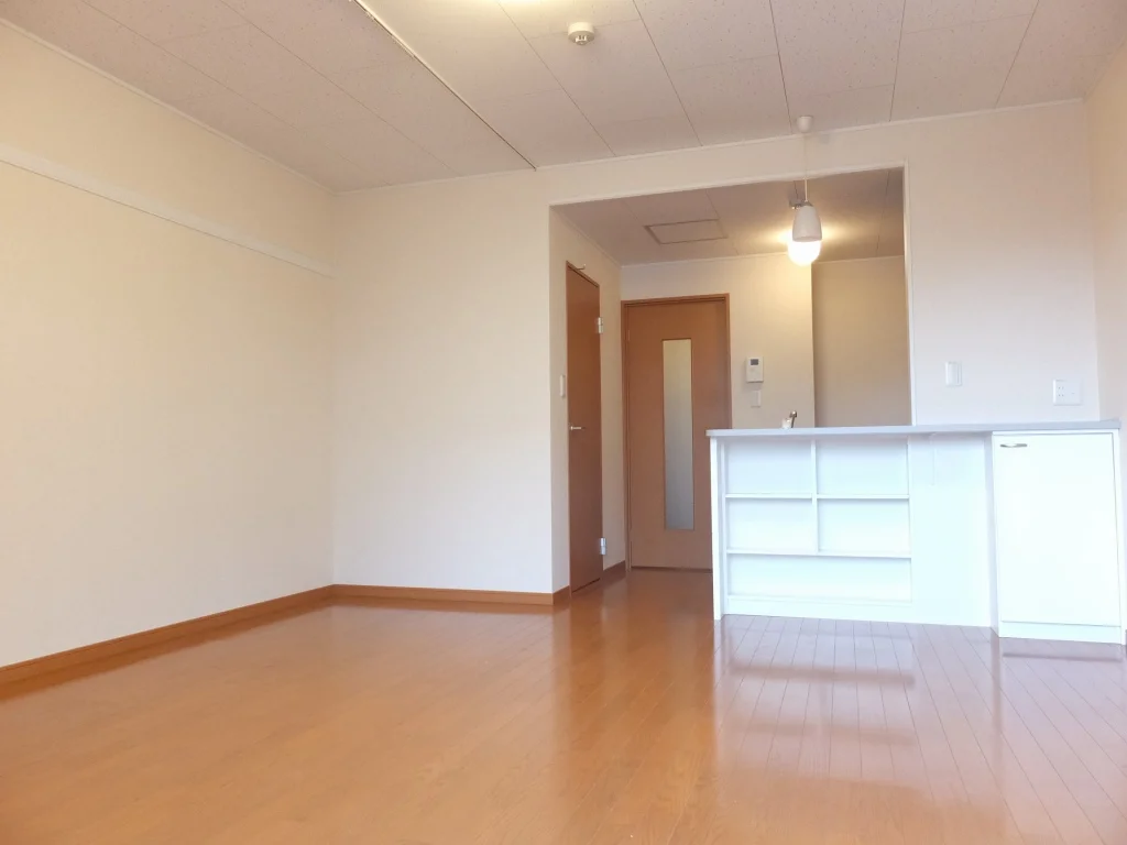 人気のカウンターキッチン付きのお部屋です。