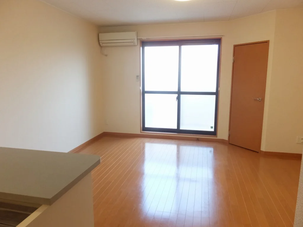 約10畳の広めのお部屋です。