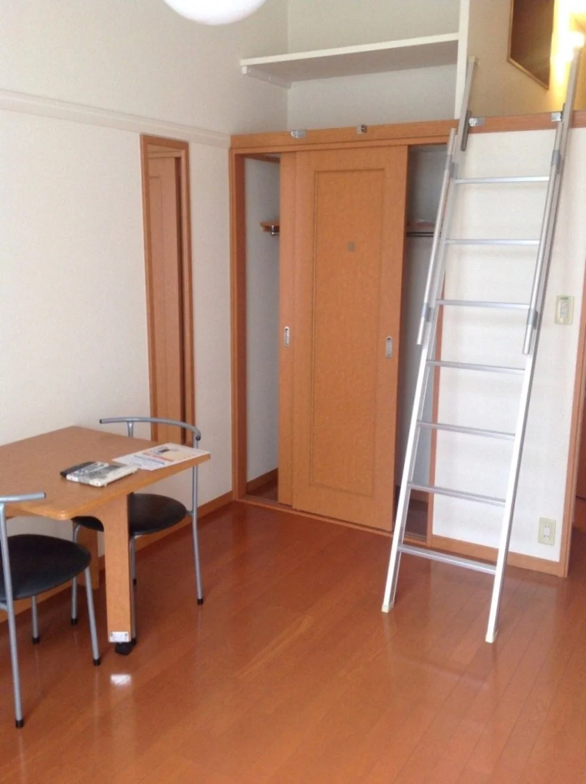 居間（ベランダ側）