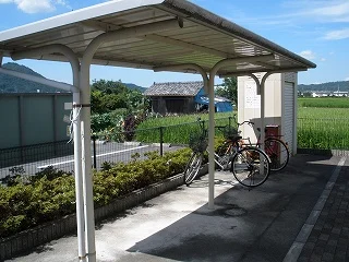 屋根付駐輪場