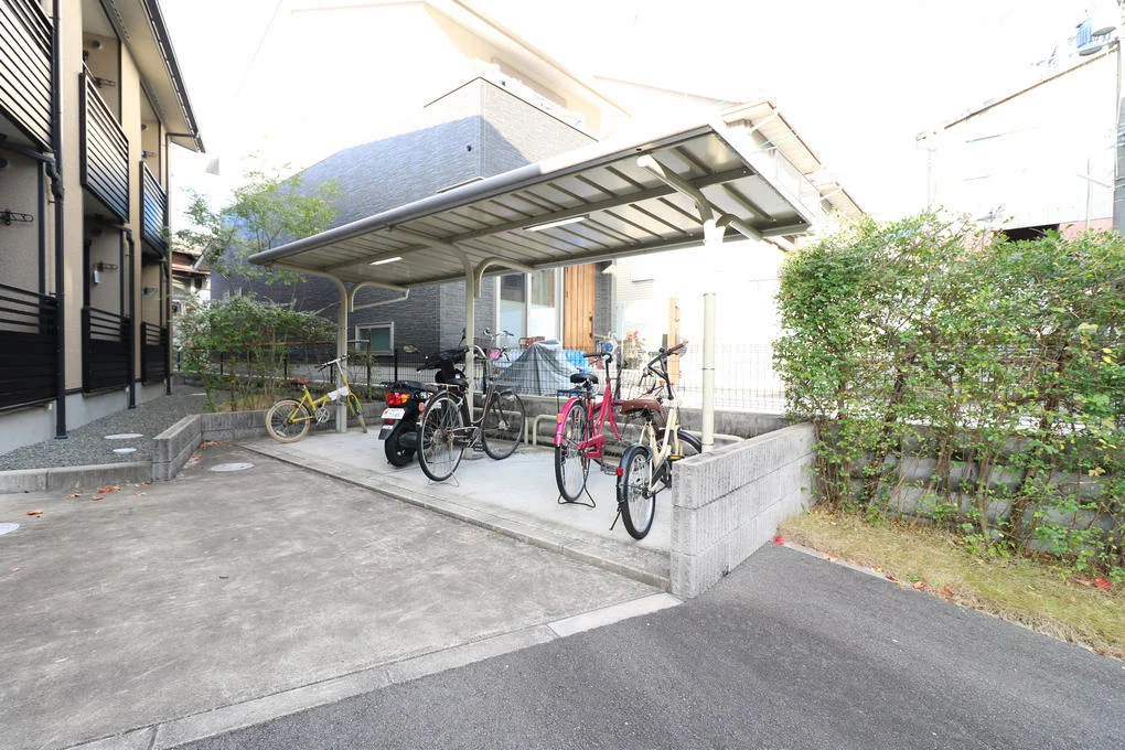 駐輪場完備で入居者様には無料提供しております。