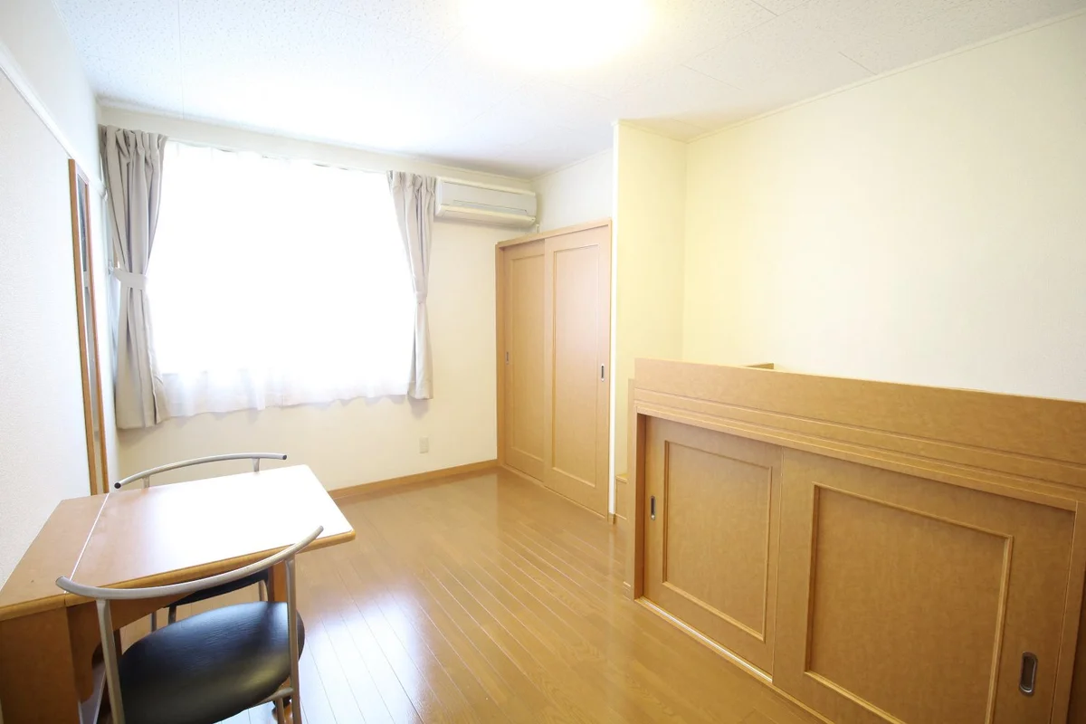 採光面は東向きです！朝から明るい日ざしが差し込みます！